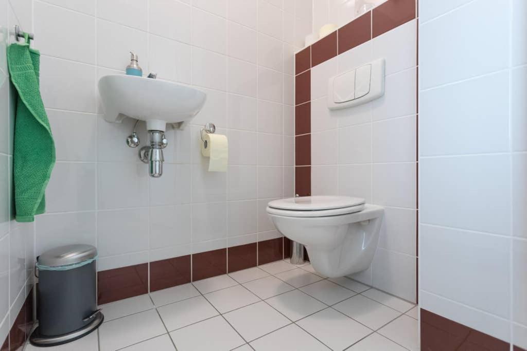 וינה Bright Apartment In Hip & High Quality Neighborhood מראה חיצוני תמונה