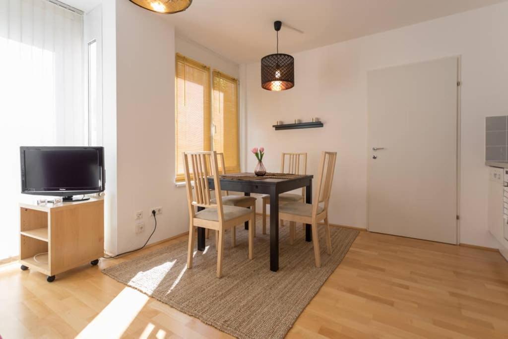 וינה Bright Apartment In Hip & High Quality Neighborhood מראה חיצוני תמונה