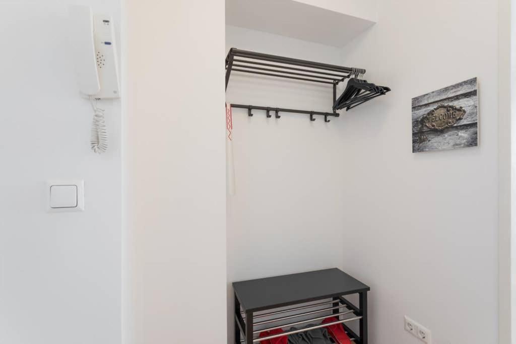 וינה Bright Apartment In Hip & High Quality Neighborhood מראה חיצוני תמונה