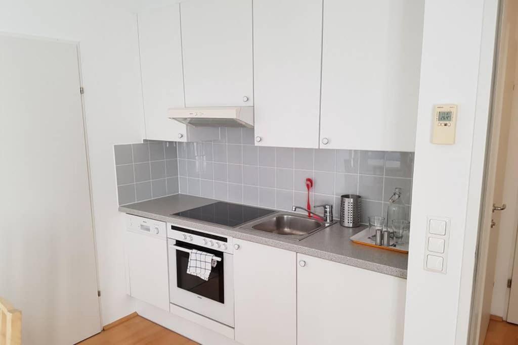 וינה Bright Apartment In Hip & High Quality Neighborhood מראה חיצוני תמונה