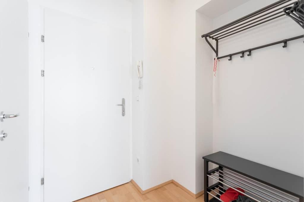 וינה Bright Apartment In Hip & High Quality Neighborhood מראה חיצוני תמונה